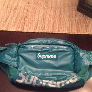 Supreme fanny pack dark green ( authentic )